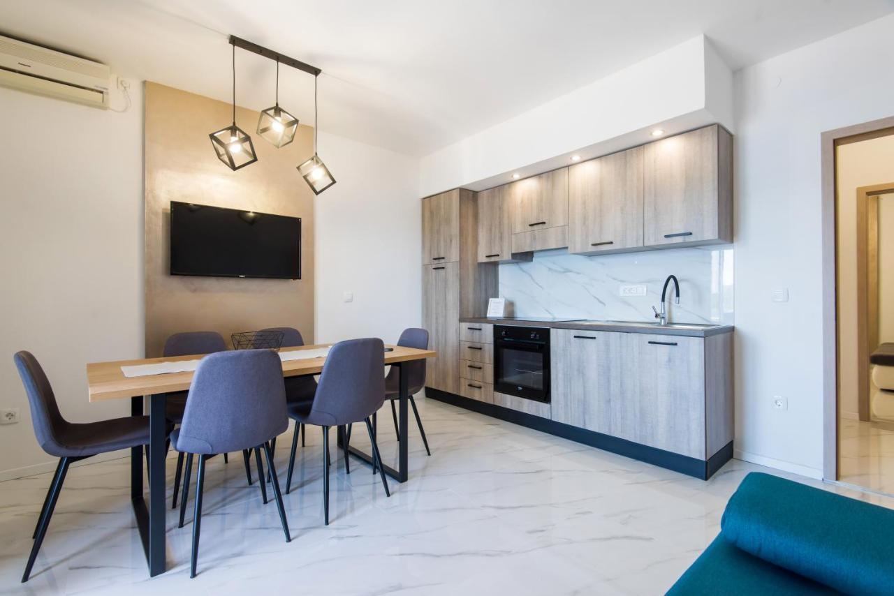 Euroholiday Apartments Turanj Bagian luar foto
