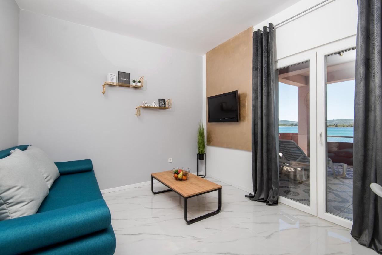 Euroholiday Apartments Turanj Bagian luar foto