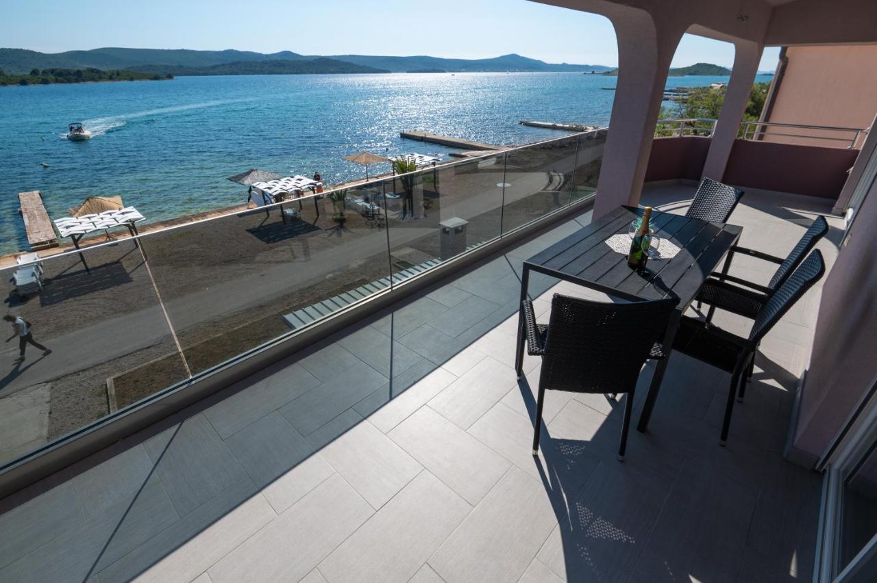Euroholiday Apartments Turanj Bagian luar foto