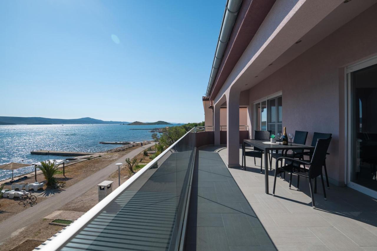 Euroholiday Apartments Turanj Bagian luar foto