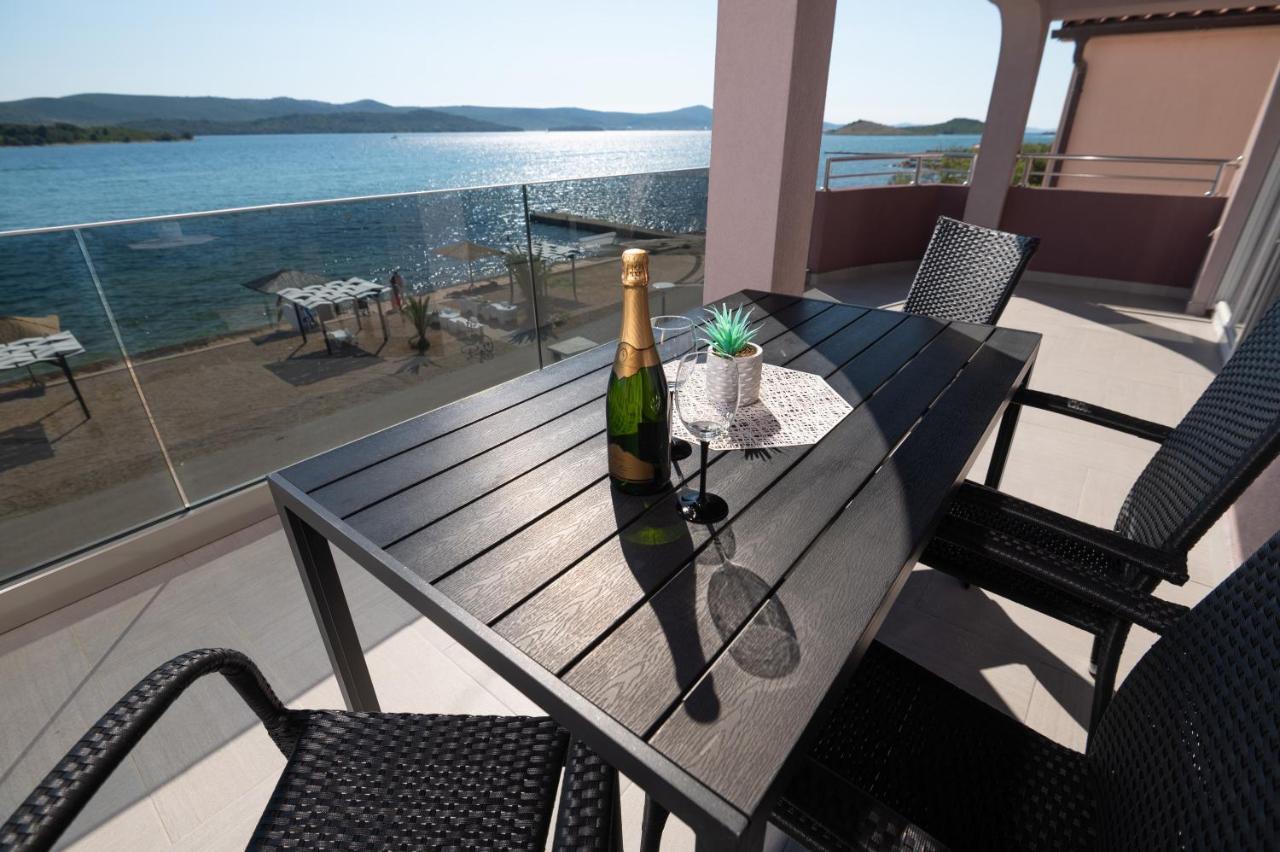 Euroholiday Apartments Turanj Bagian luar foto