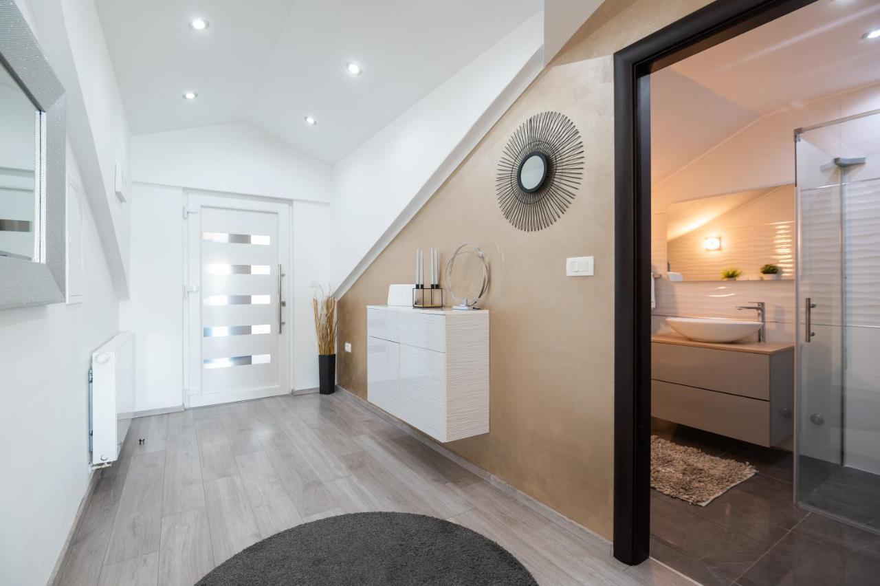 Euroholiday Apartments Turanj Bagian luar foto