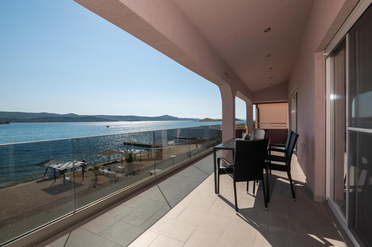Euroholiday Apartments Turanj Bagian luar foto