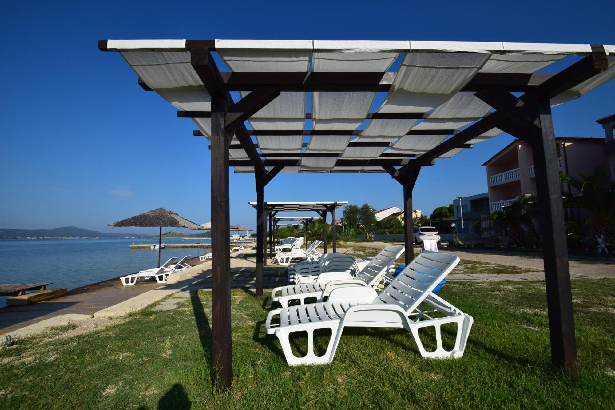Euroholiday Apartments Turanj Bagian luar foto