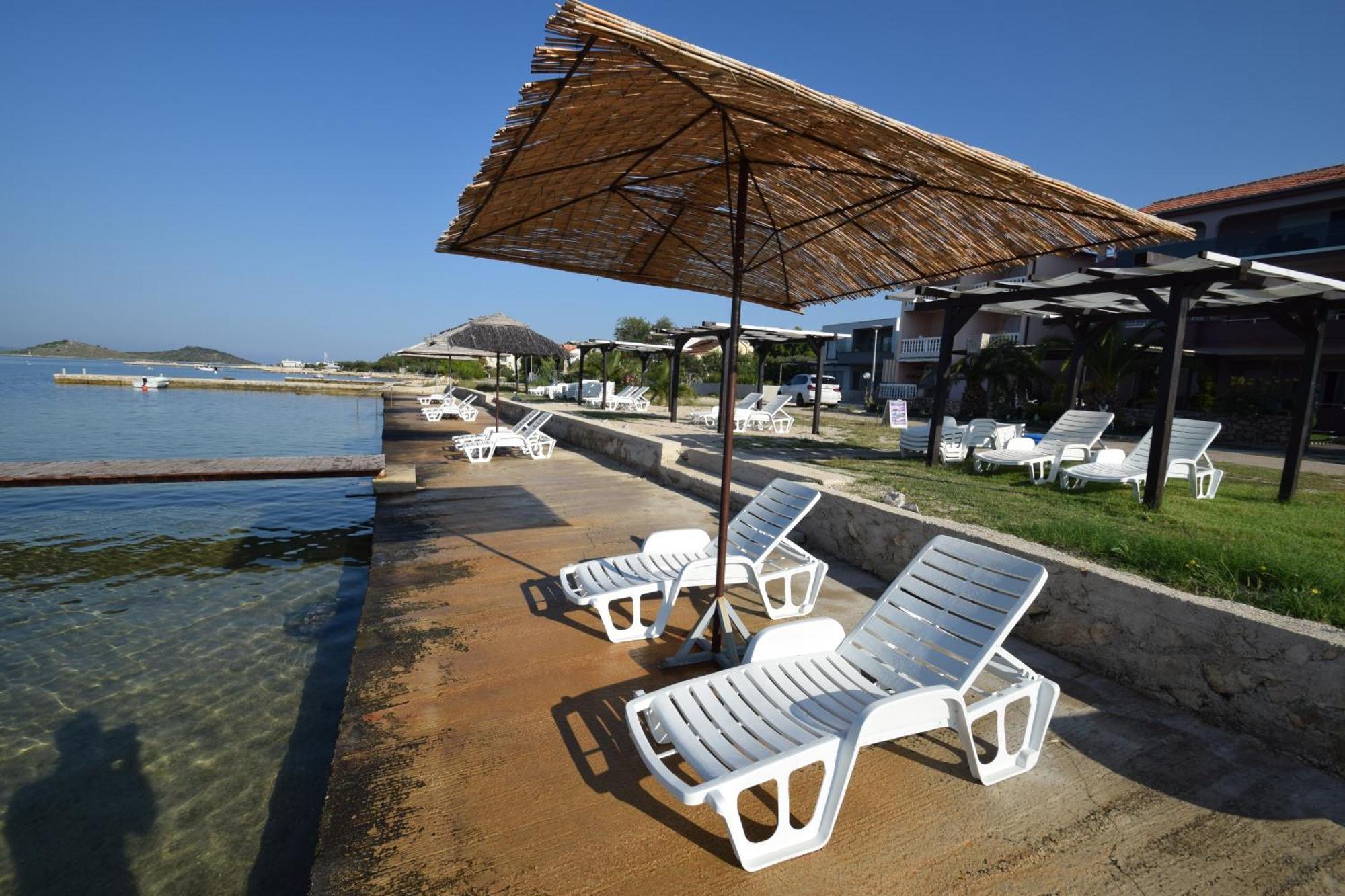 Euroholiday Apartments Turanj Bagian luar foto