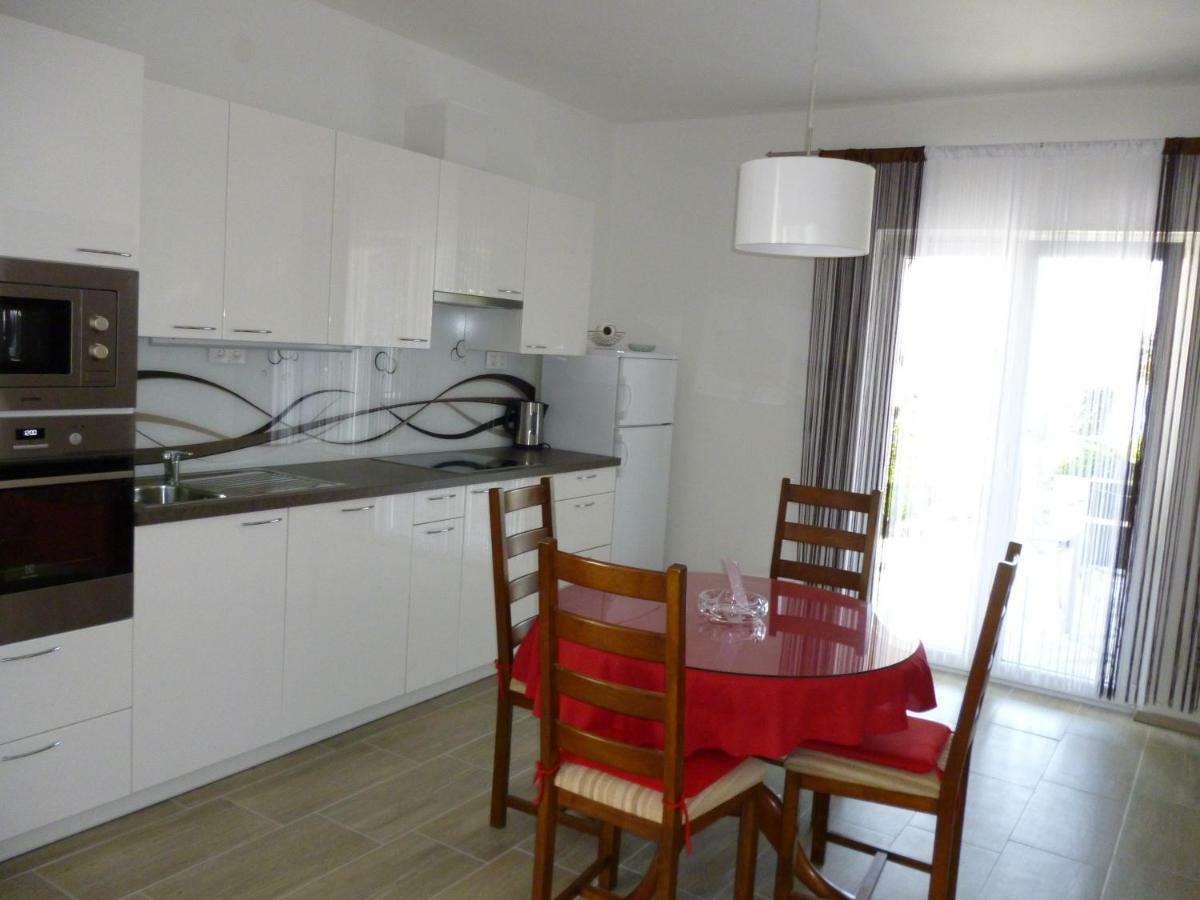 Euroholiday Apartments Turanj Bagian luar foto
